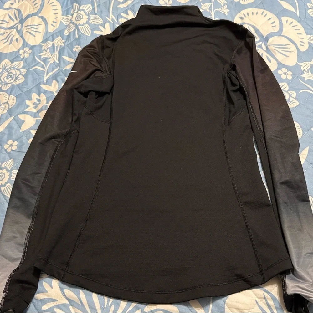 Nike Pro Hyperwarm Black Top plus semi crop workout shirt - Picture 6 of 7